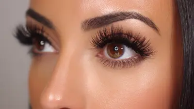 Unveiling the Magic: Top 5 Reasons to Choose Hybrid Mink Lashes for Flawless Glam